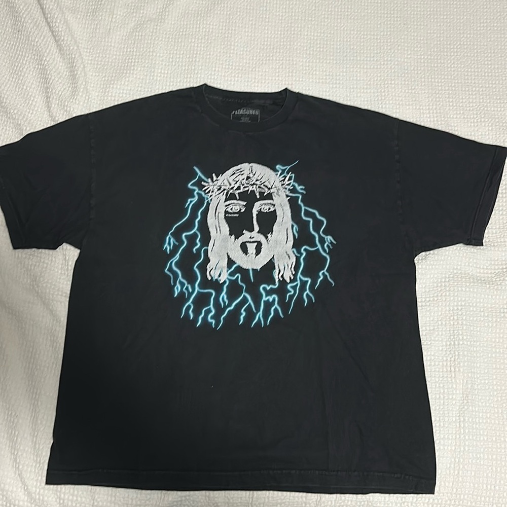 PLEASURES
T-Shirt
XXL
ANY ?’s PLZ ASK